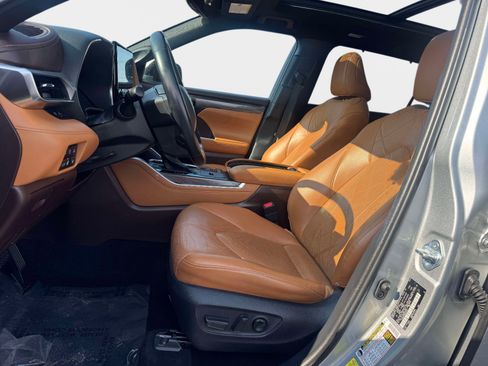 Used 2021 Toyota Highlander Platinum image 15