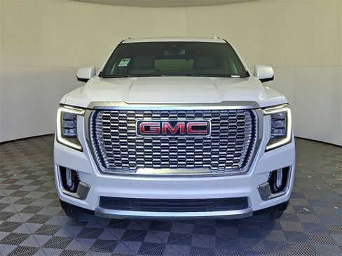 Used 2023 GMC Yukon Denali image 2