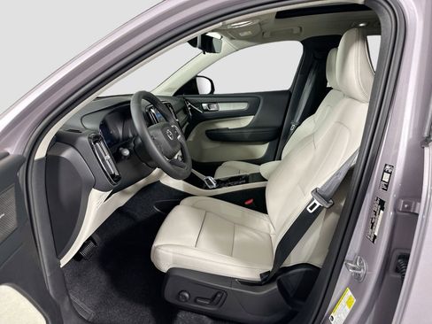 New 2026 Volvo XC40 B5 Ultra w/ Protection Package Premier image 23