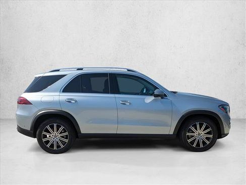 Used 2025 Mercedes-Benz GLE 450e 4MATIC image 4