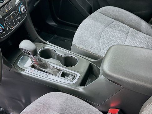 Used 2022 Chevrolet Equinox LT image 16