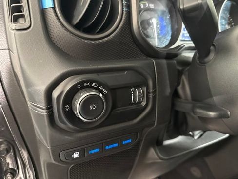 Used 2024 Jeep Wrangler Unlimited Rubicon 4xe AWD/4WD image 19