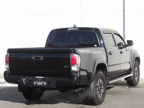 Certified 2023 Toyota Tacoma TRD Off-Road image 6