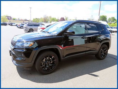 Used 2023 Jeep Compass Latitude w/ Sun and Sound Group AWD/4WD image 3