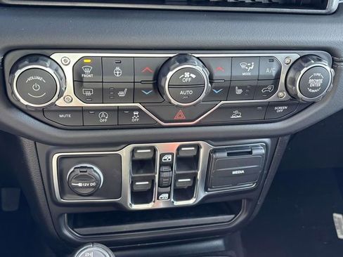 New 2026 Jeep Gladiator Sport image 20