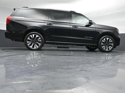 Certified 2025 Ford Expedition Max Platinum w/ Driver's Package AWD/4WD image 44