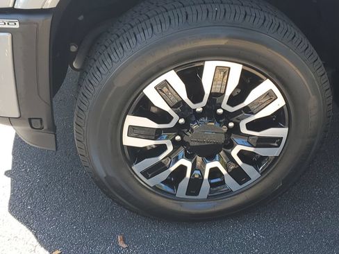 Certified 2025 GMC Sierra 2500 Denali Ultimate AWD/4WD image 11