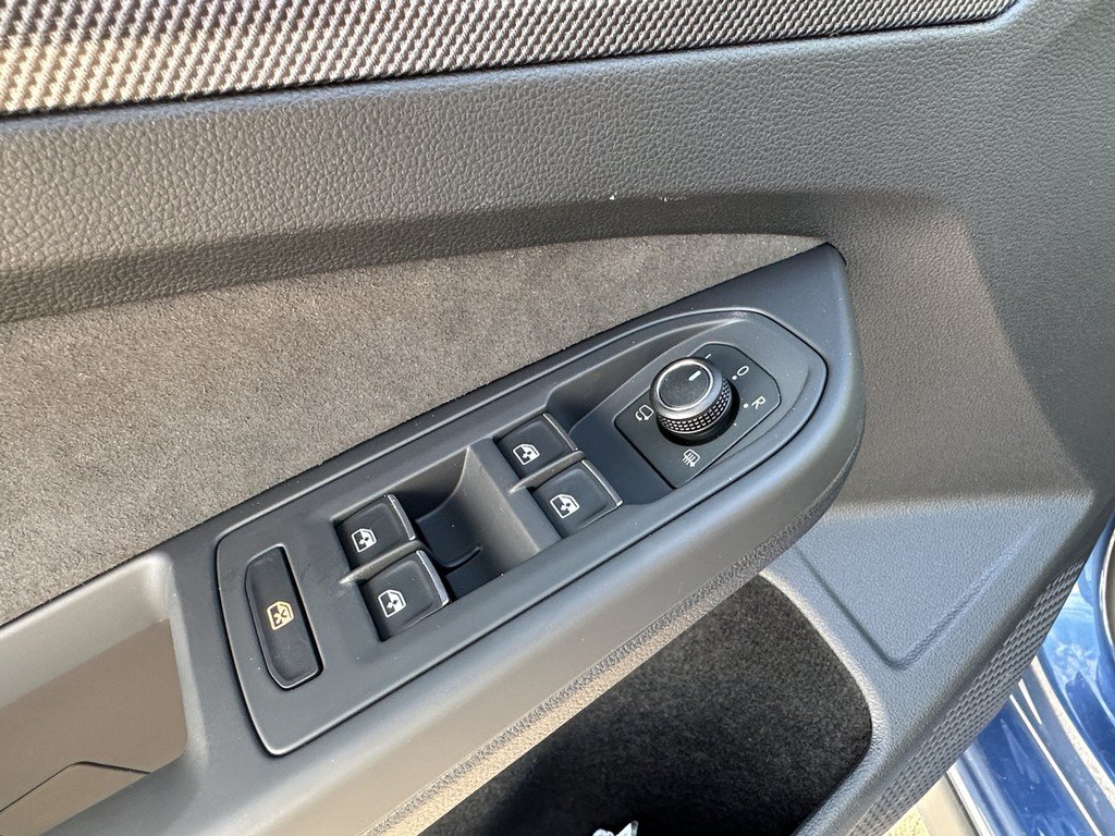 New 2026 Volkswagen GTI SE FWD image 19