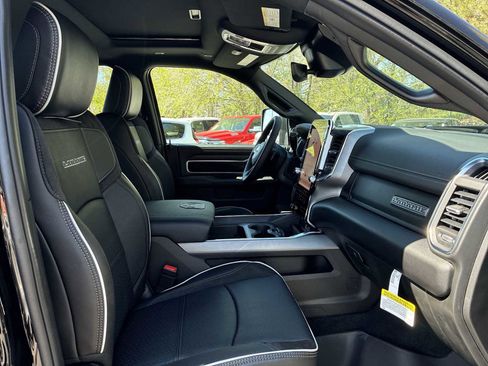 New 2026 RAM 3500 Laramie AWD/4WD image 26