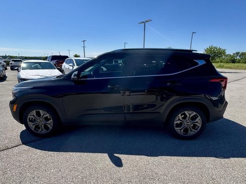 Used 2024 Kia Seltos S AWD/4WD image 2
