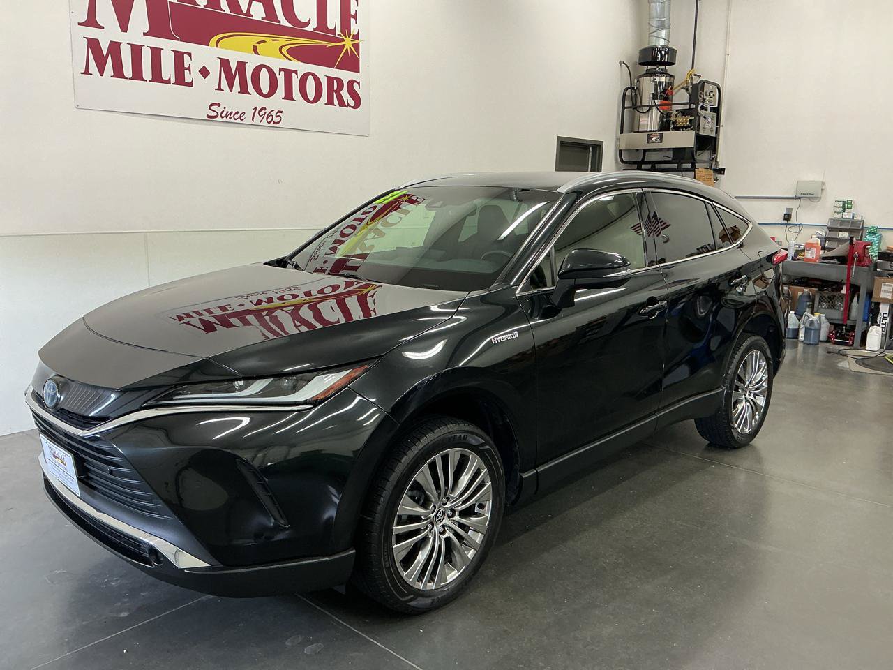 Used 2021 Toyota Venza XLE w/ Softex Package AWD/4WD image 3