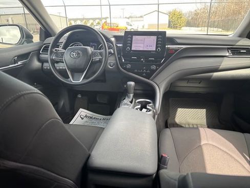Used 2024 Toyota Camry LE w/ Convenience Package image 10