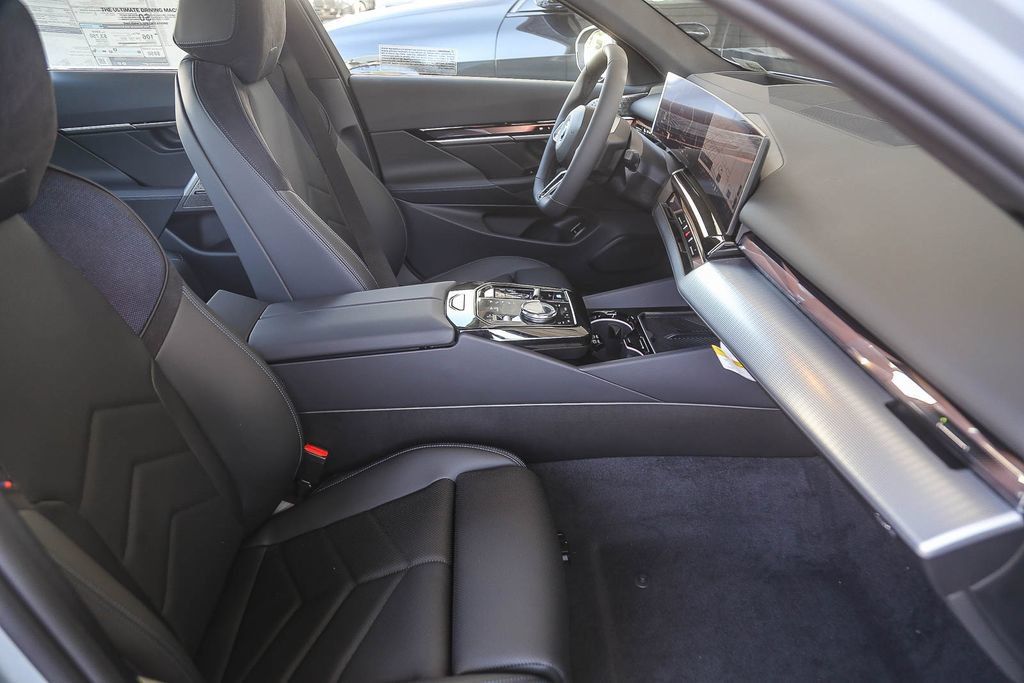 New 2027 BMW i5 eDrive40 w/ M Sport Package RWD image 13