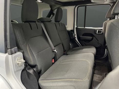 Used 2024 Jeep Wrangler Unlimited image 28