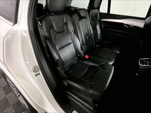 Used 2018 Volvo XC90 T5 Momentum image 19