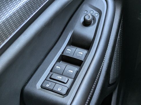 Used 2024 Jeep Grand Cherokee L Altitude RWD image 21