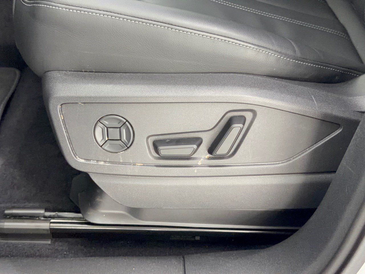 Used 2025 Audi Q5 Premium Plus AWD/4WD image 16