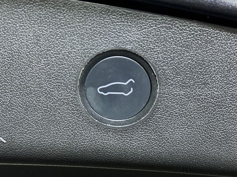 Used 2022 Tesla Model 3 Long Range AWD/4WD image 28