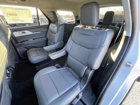 New 2026 Ford Explorer Active w/ Active Comfort Package RWD image 36