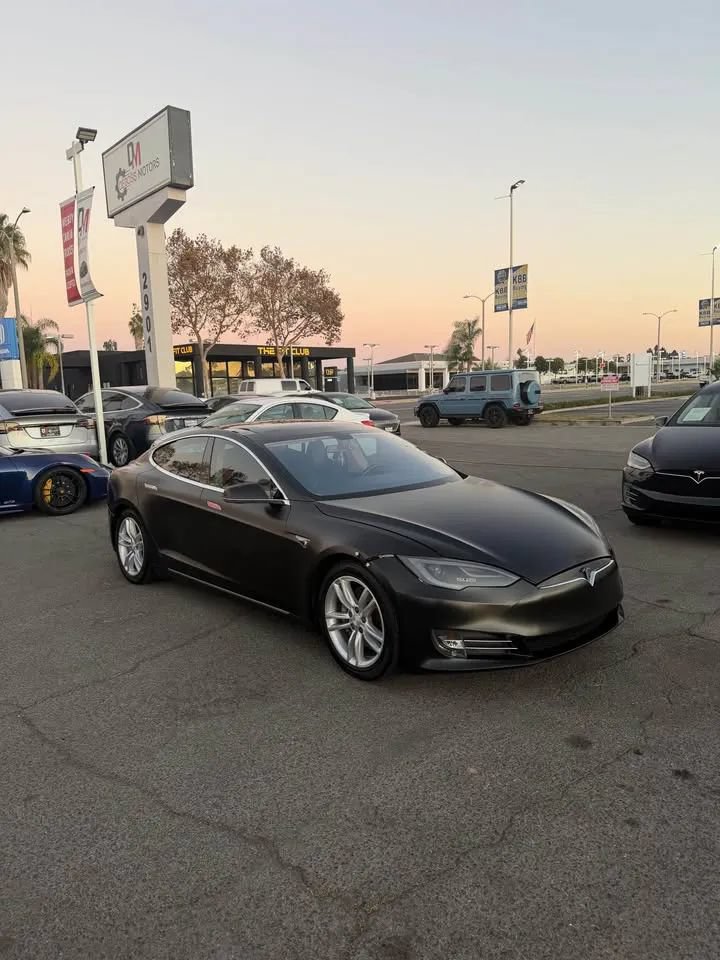 Used 2013 Tesla Model S Performance RWD image 2