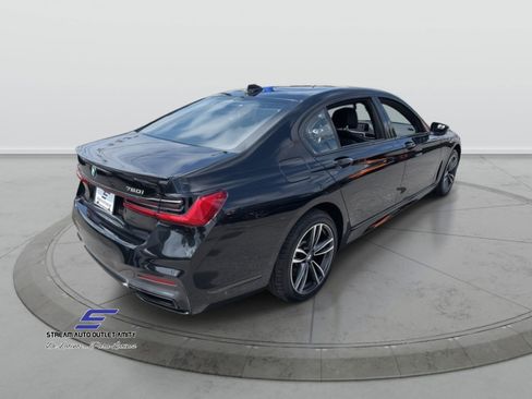 Used 2020 BMW 750i xDrive w/ M Sport Package image 9