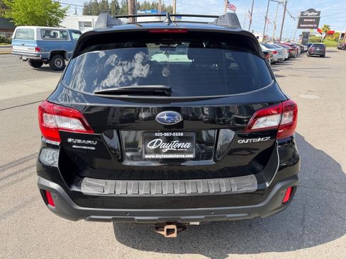 Used 2018 Subaru Outback 2.5i Limited AWD/4WD image 4