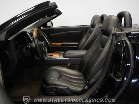 Used 2004 Cadillac XLR image 3
