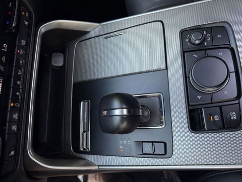 Used 2025 MAZDA CX-90 3.3 Turbo w/ Preferred Package AWD/4WD image 39