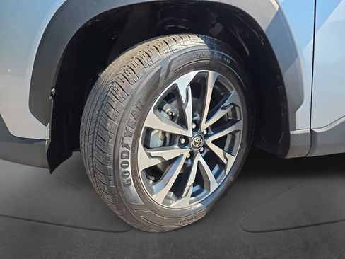 Used 2023 Toyota Corolla Cross XLE FWD image 34