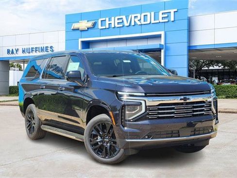 New 2025 Chevrolet Suburban Premier image 2