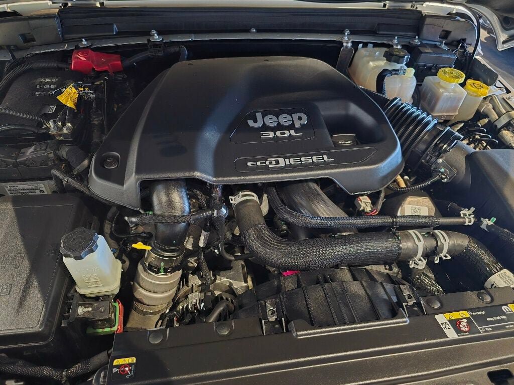 Used 2022 Jeep Gladiator Rubicon w/ LED Lighting Group AWD/4WD image 41