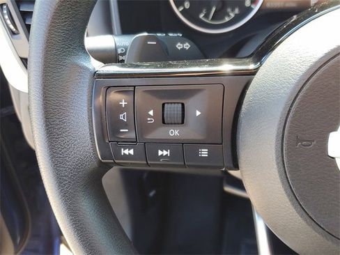 Used 2021 Nissan Rogue S image 21