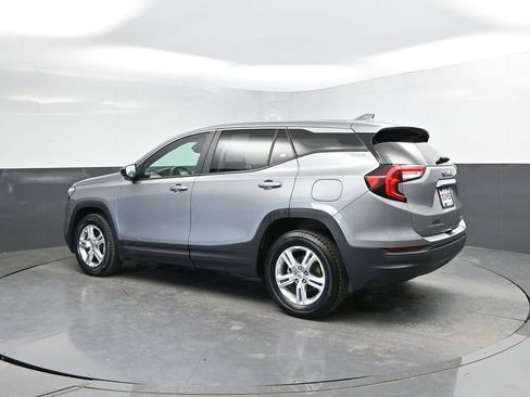 Used 2024 GMC Terrain SLE AWD/4WD image 5