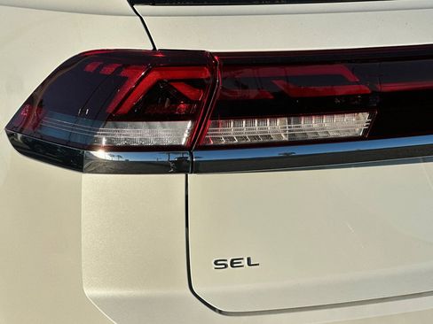 New 2026 Volkswagen Atlas Cross Sport SEL Premium R-Line AWD/4WD image 7