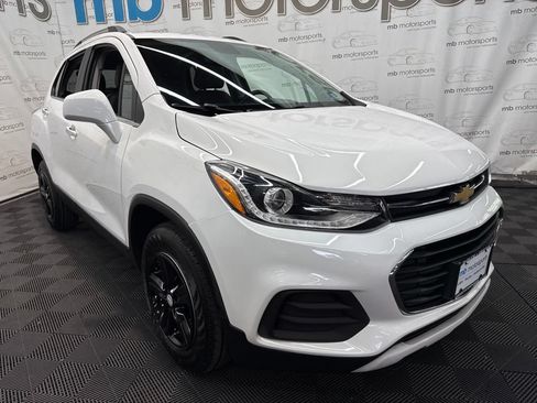 Used 2018 Chevrolet Trax LT w/ LT Convenience Package AWD/4WD image 9