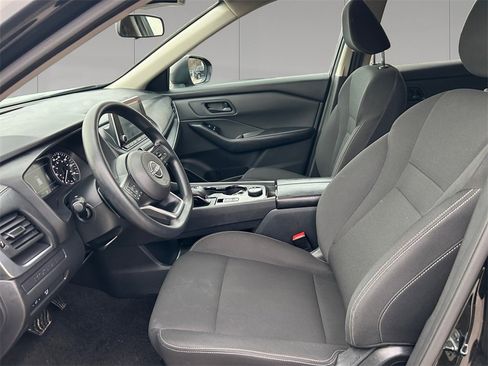 Used 2024 Nissan Rogue S image 10