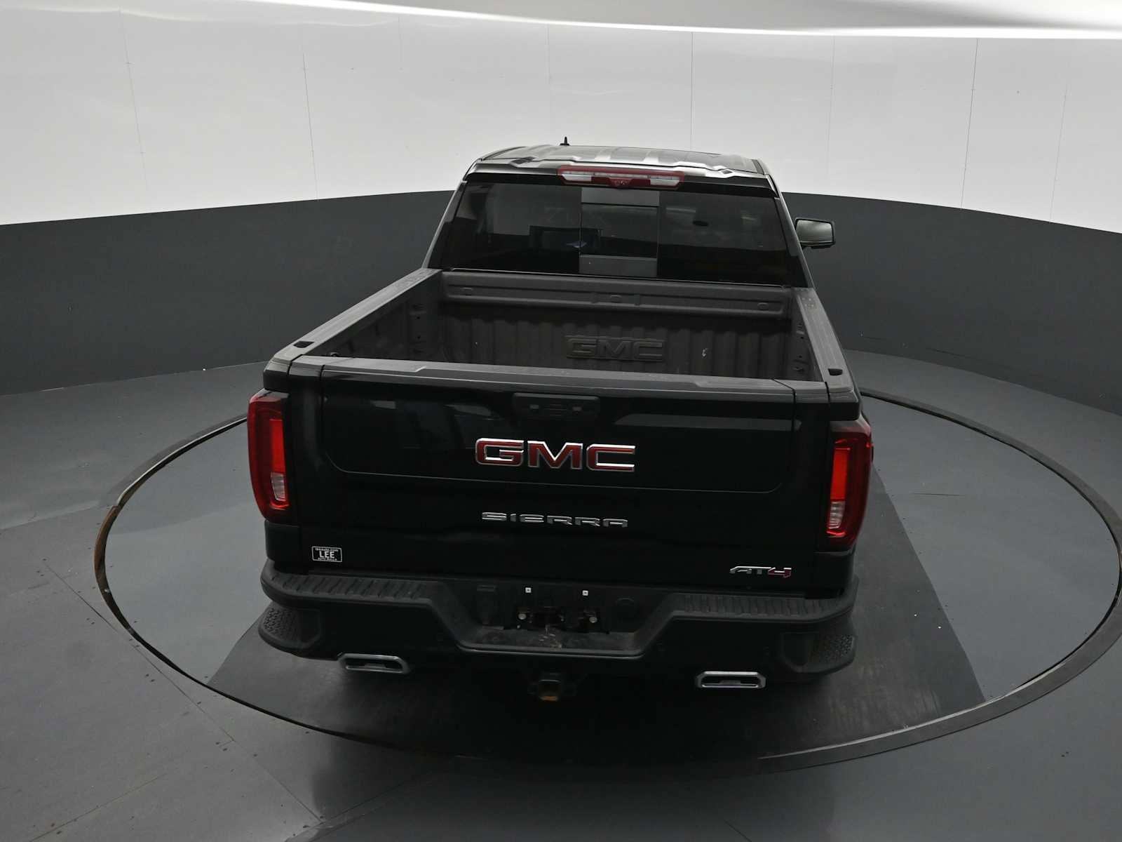 Used 2025 GMC Sierra 1500 AT4 w/ AT4 Premium Package AWD/4WD image 16
