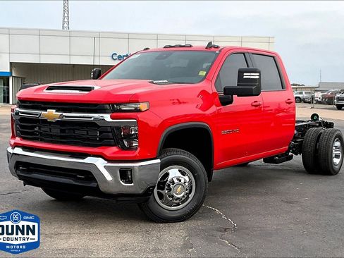 New 2026 Chevrolet Silverado 3500 LT image 1