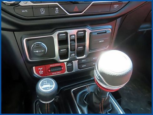 Used 2022 Jeep Gladiator Mojave w/ LED Lighting Group AWD/4WD image 16