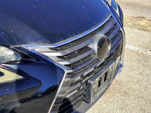 Used 2016 Lexus GS 200t image 3