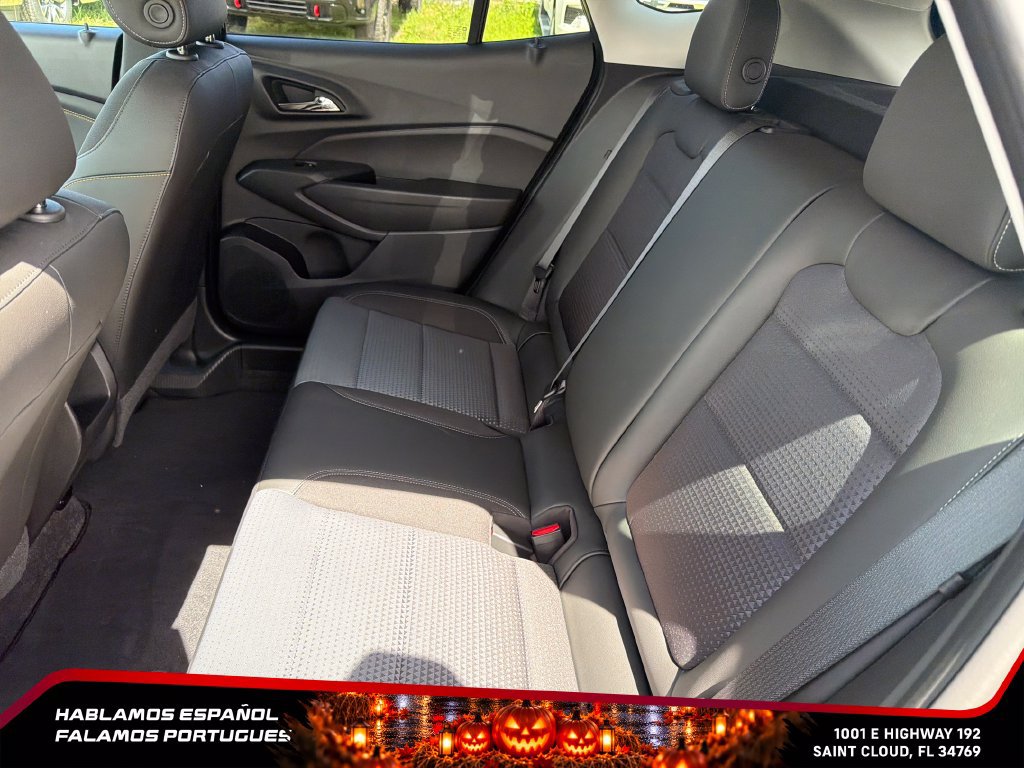 Used 2025 Chevrolet Trax LT w/ Driver Confidence Package FWD image 21