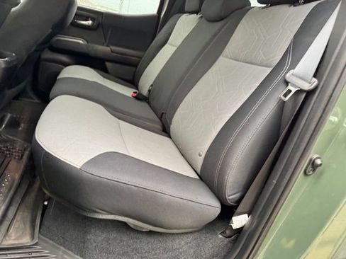 Used 2021 Toyota Tacoma TRD Sport AWD/4WD image 8
