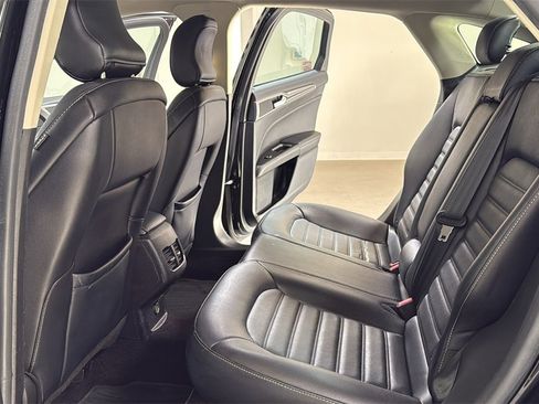 Used 2017 Ford Fusion SE image 15