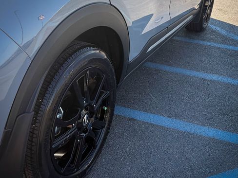 Used 2021 Nissan Kicks SR w/ SR Premium Package FWD image 23