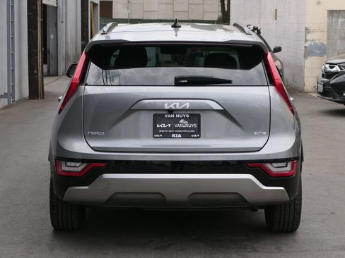 Certified 2023 Kia Niro SX Touring FWD image 5
