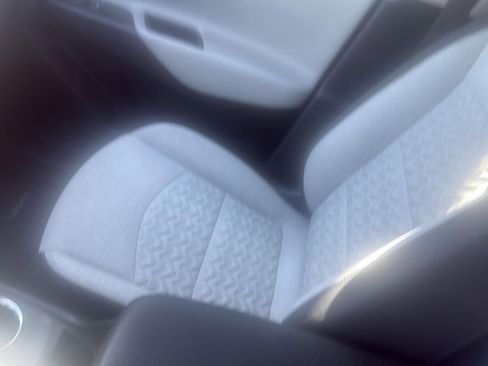 Used 2023 Chevrolet Equinox LT image 23