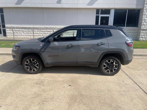 Used 2021 Jeep Compass Trailhawk w/ Sun and Sound Group AWD/4WD image 3