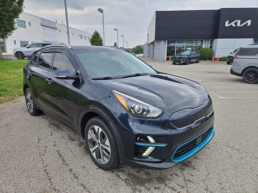 Used 2022 Kia Niro EX w/ Cold Weather Package FWD image 1
