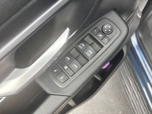 Used 2022 RAM 1500 Big Horn AWD/4WD image 11