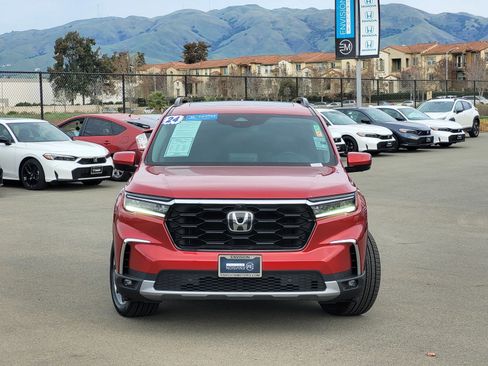Certified 2024 Honda Pilot Elite image 2